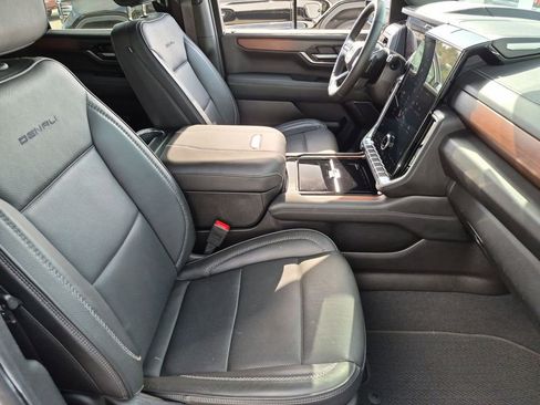 Certified 2025 GMC Yukon Denali AWD/4WD image 21