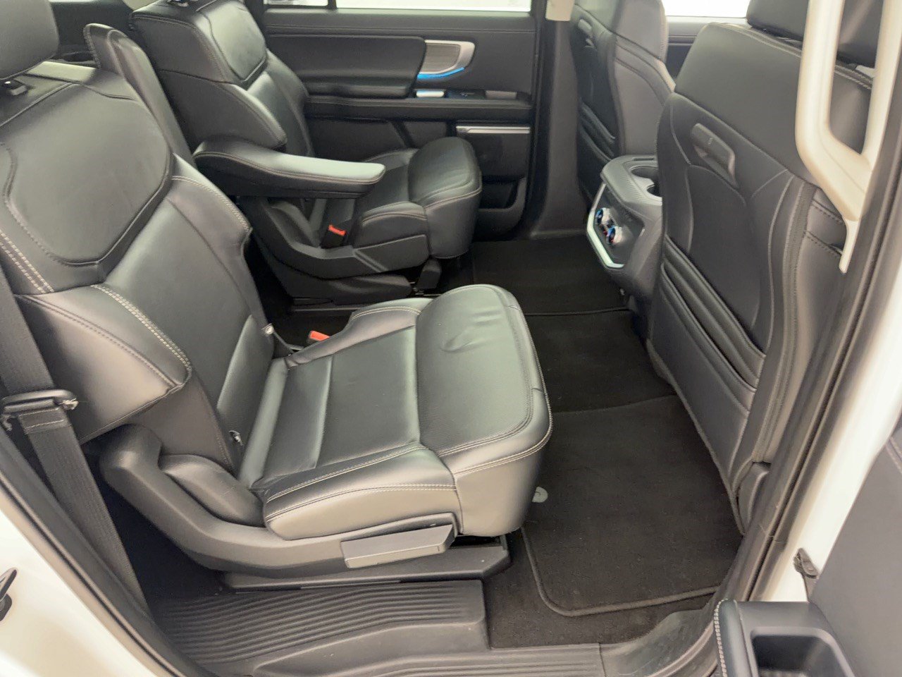 Used 2025 Ford Expedition Max Platinum AWD/4WD image 29