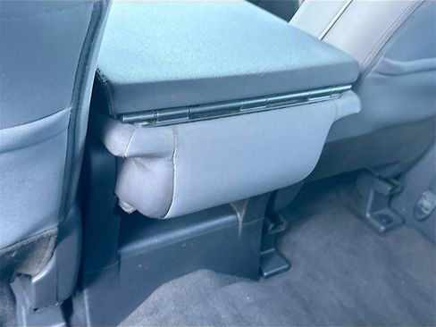 Used 2021 Nissan Titan SV image 24