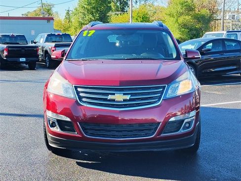 Used 2017 Chevrolet Traverse LT w/ Style and Technology Package image 34