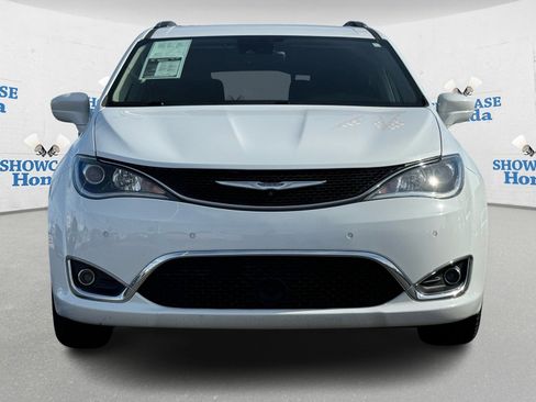 Used 2017 Chrysler Pacifica Touring-L Plus image 6