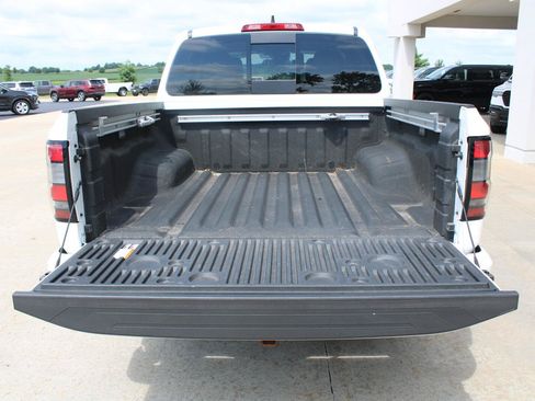 Used 2023 Nissan Frontier SV w/ SV Convenience Package AWD/4WD image 9