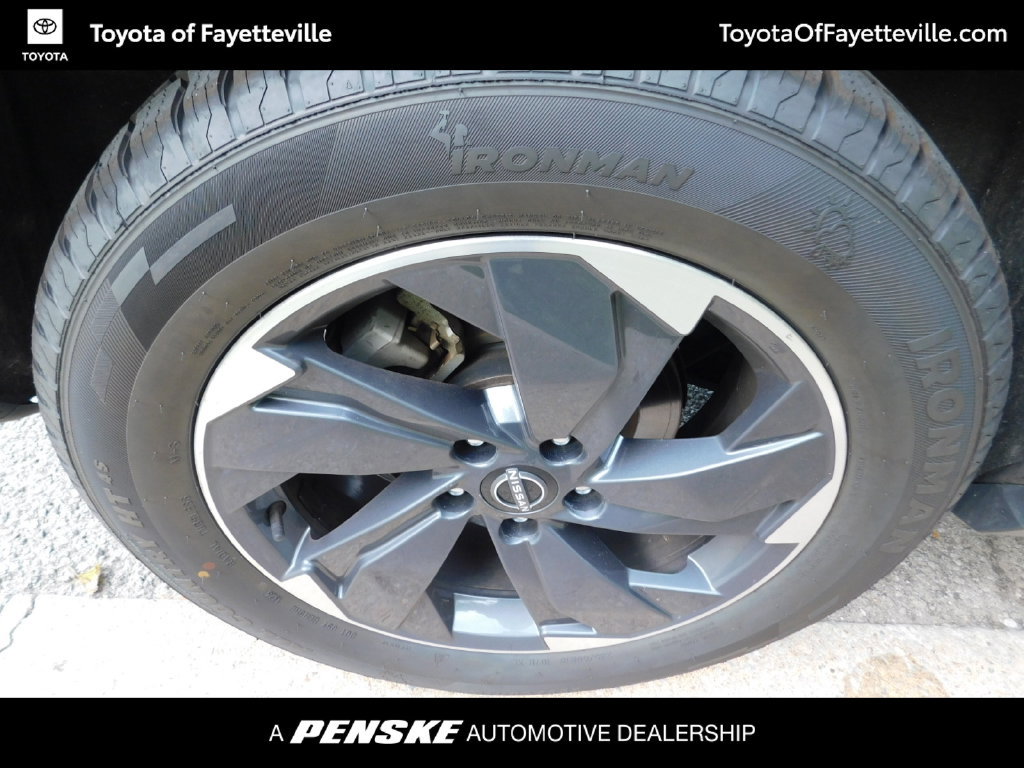 Used 2024 Nissan Rogue SV FWD image 7