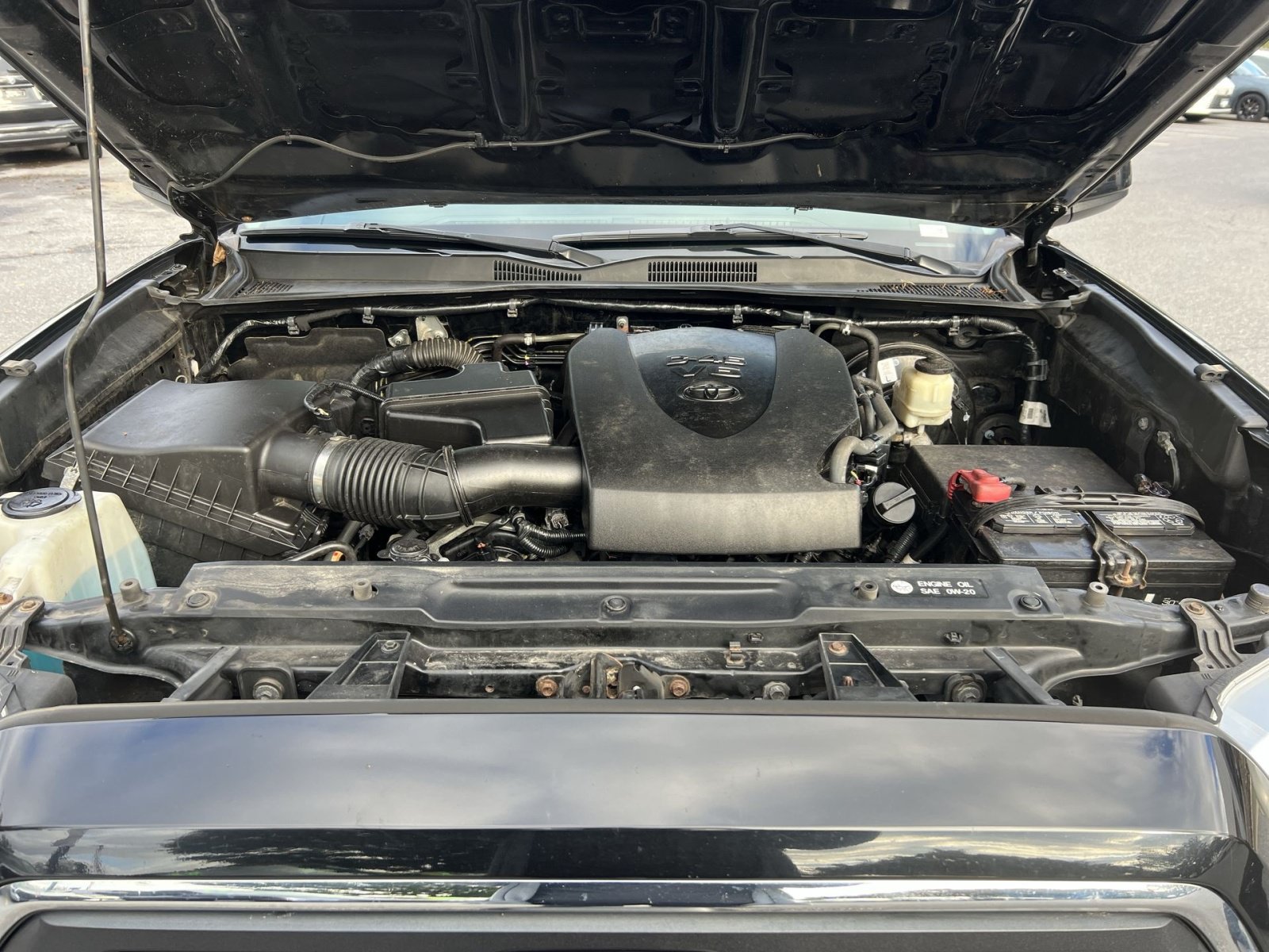 Used 2018 Toyota Tacoma SR5 AWD/4WD image 25