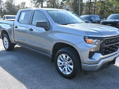 Used 2025 Chevrolet Silverado 1500 Custom image 7