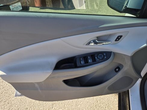 Used 2016 Chevrolet Volt LT w/ Comfort Package FWD image 8