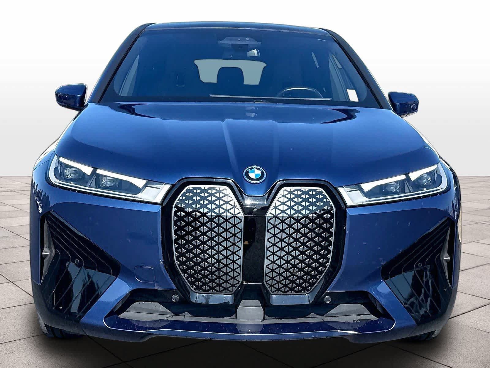 Used 2024 BMW iX xDrive50 w/ Premium Package AWD/4WD image 2