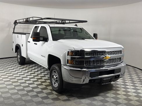 Used 2019 Chevrolet Silverado 2500 W/T w/ WT Convenience Package RWD image 3