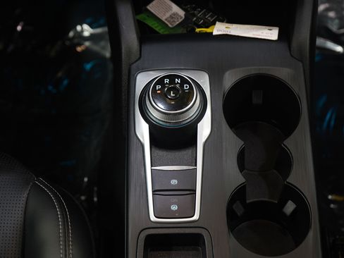 Used 2023 Ford Escape Platinum image 19