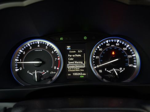 Used 2017 Toyota Highlander XLE image 18