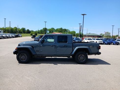 New 2026 Jeep Gladiator Sport image 5
