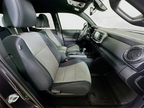 Used 2023 Toyota Tacoma TRD Off-Road image 12