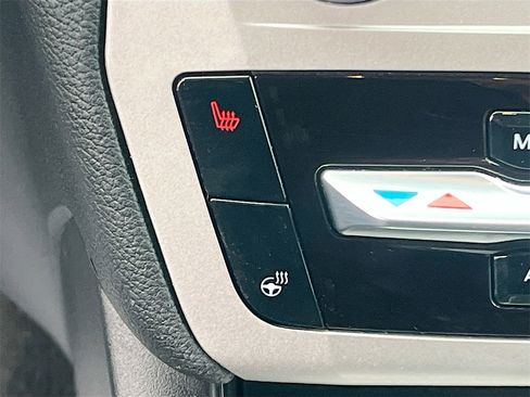 Used 2021 Ford Explorer XLT w/ Equipment Group 202A image 19