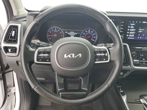 Used 2022 Kia Sorento EX w/ Panoramic Sunroof Package FWD image 22