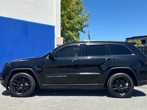 Used 2020 Jeep Grand Cherokee Laredo w/ Laredo X Package RWD image 6