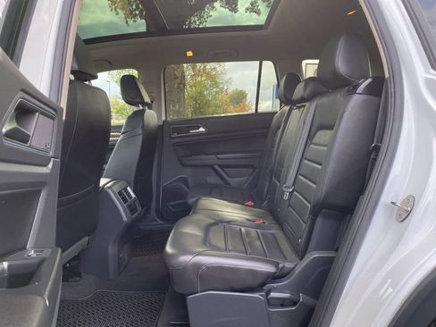 Used 2018 Volkswagen Atlas SEL Premium image 12