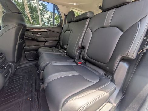 Used 2025 Honda Pilot EX-L image 13