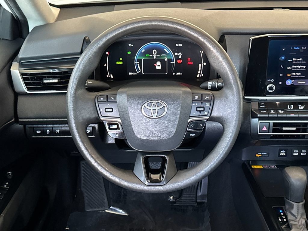 Used 2025 Toyota Camry LE FWD image 13