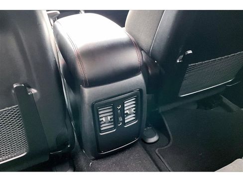 Used 2025 Dodge Durango GT AWD/4WD image 31