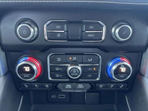 Used 2021 GMC Yukon SLT w/ SLT Luxury Plus Package image 15