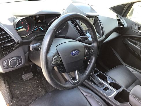 Used 2019 Ford Escape Titanium FWD image 4