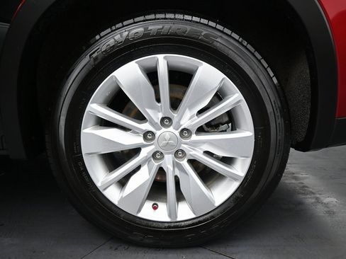 Used 2025 Mitsubishi Outlander ES image 35