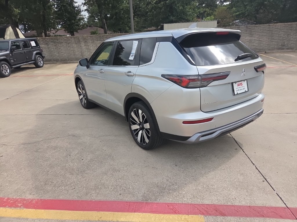 Used 2025 Mitsubishi Outlander SE AWD/4WD image 8