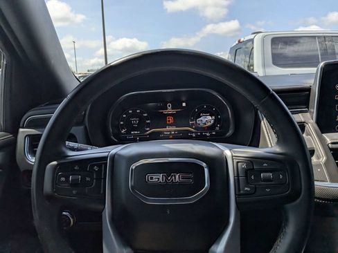 Used 2023 GMC Yukon SLT AWD/4WD image 19