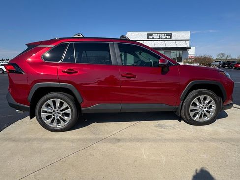 Used 2024 Toyota RAV4 XLE Premium image 8