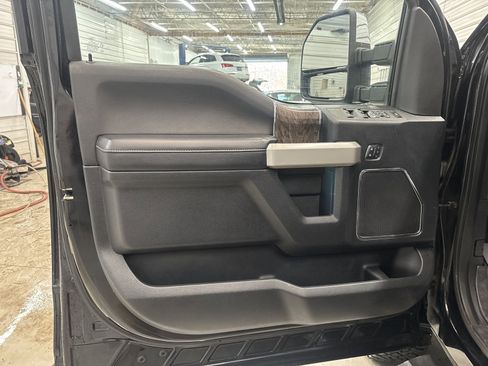 Used 2018 Ford F250 Lariat w/ Lariat Ultimate Package image 7