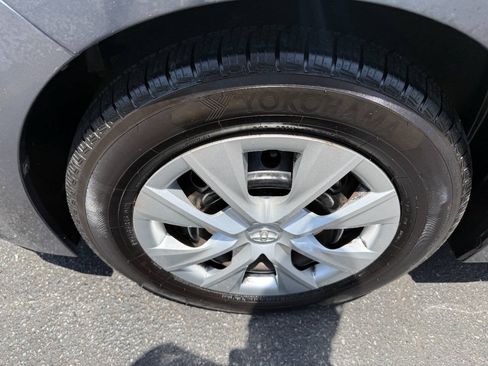 Used 2016 Toyota Corolla L FWD image 10