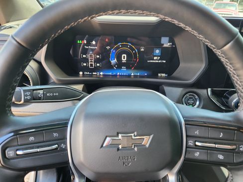 Used 2025 Chevrolet Colorado Trail Boss AWD/4WD image 8