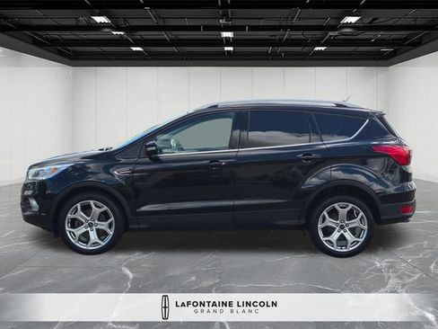 Used 2019 Ford Escape Titanium w/ U9j03 - Titanium Tow Package AWD/4WD image 2