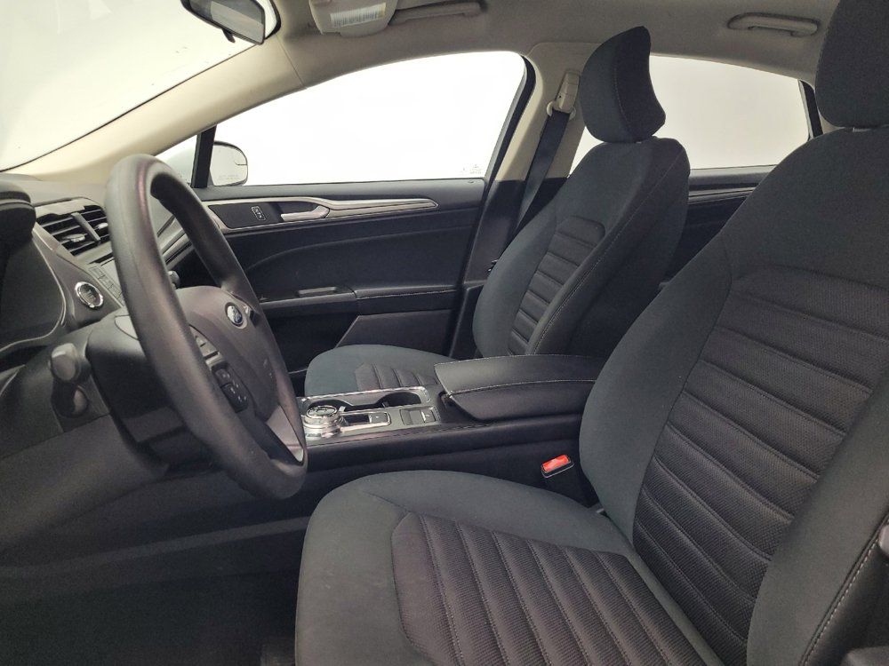 Used 2018 Ford Fusion SE FWD image 17