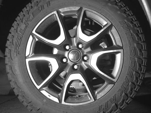 Used 2025 Jeep Compass Trailhawk AWD/4WD image 15
