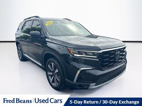 Certified 2025 Honda Pilot Touring image 1