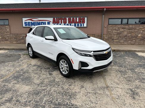 Used 2023 Chevrolet Equinox LT w/ Driver Convenience Package AWD/4WD image 2
