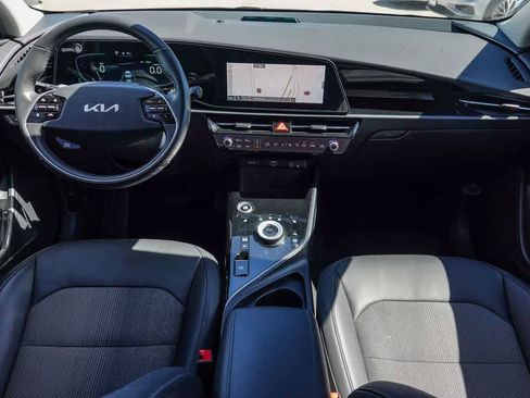 Certified 2023 Kia Niro EX FWD image 10