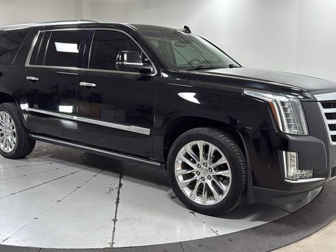 Used 2019 Cadillac Escalade ESV Premium Luxury image 3