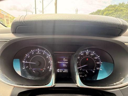 Used 2014 Toyota Avalon XLE FWD image 18