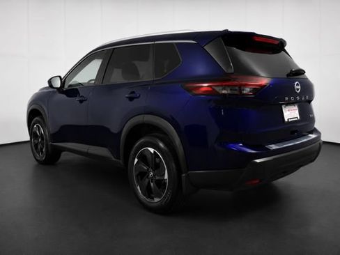 Used 2024 Nissan Rogue SV w/ SV Premium Package FWD image 6