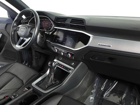 Used 2022 Audi Q3 2.0T Premium w/ Convenience Package image 13