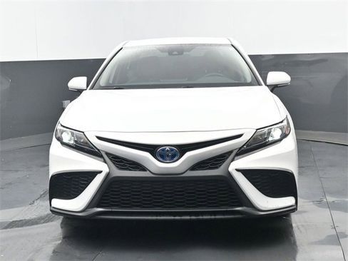 Used 2024 Toyota Camry SE image 19