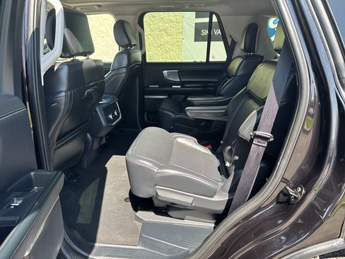 Used 2025 Ford Expedition Platinum AWD/4WD image 18