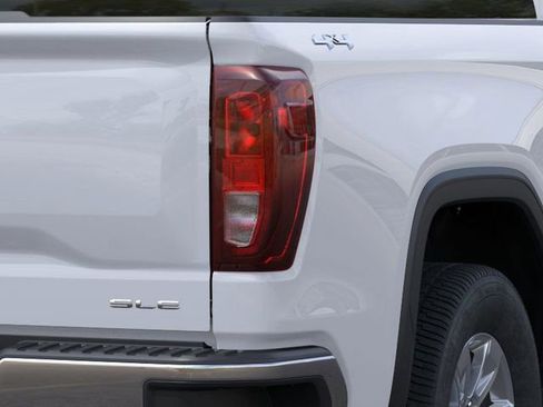 New 2025 GMC Sierra 1500 SLE image 11
