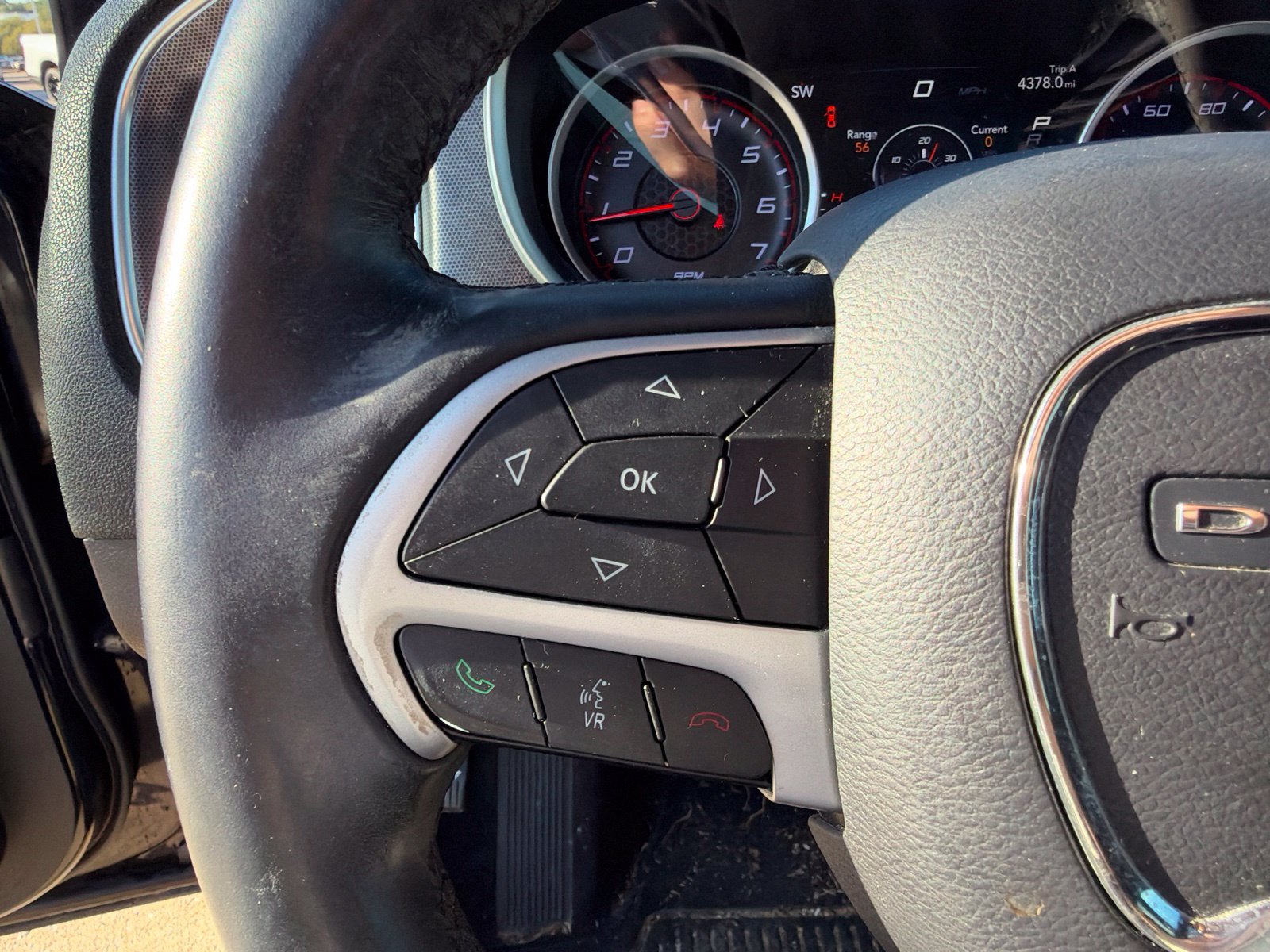 Used 2015 Dodge Charger SXT RWD image 18