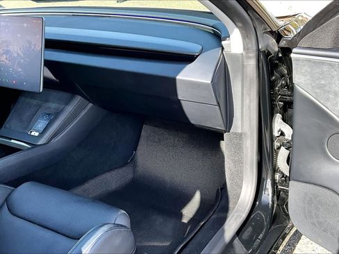 Used 2024 Tesla Model 3 Performance image 18