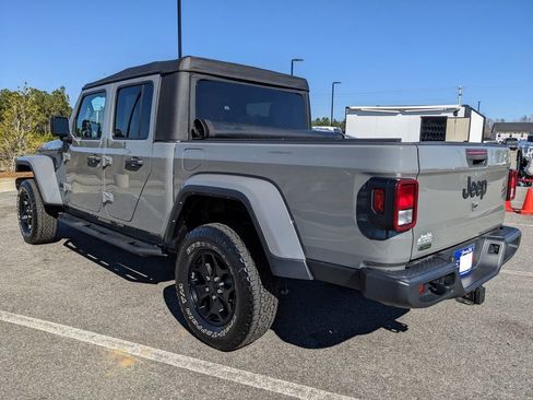 Certified 2022 Jeep Gladiator Willys image 20