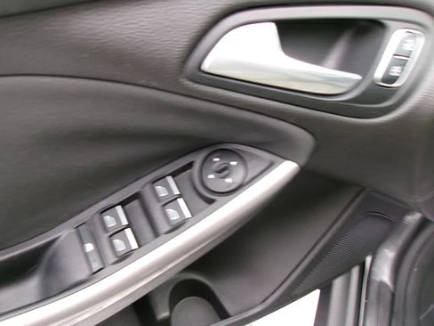 Used 2016 Ford Focus Titanium w/ Exterior Protection Package FWD image 13