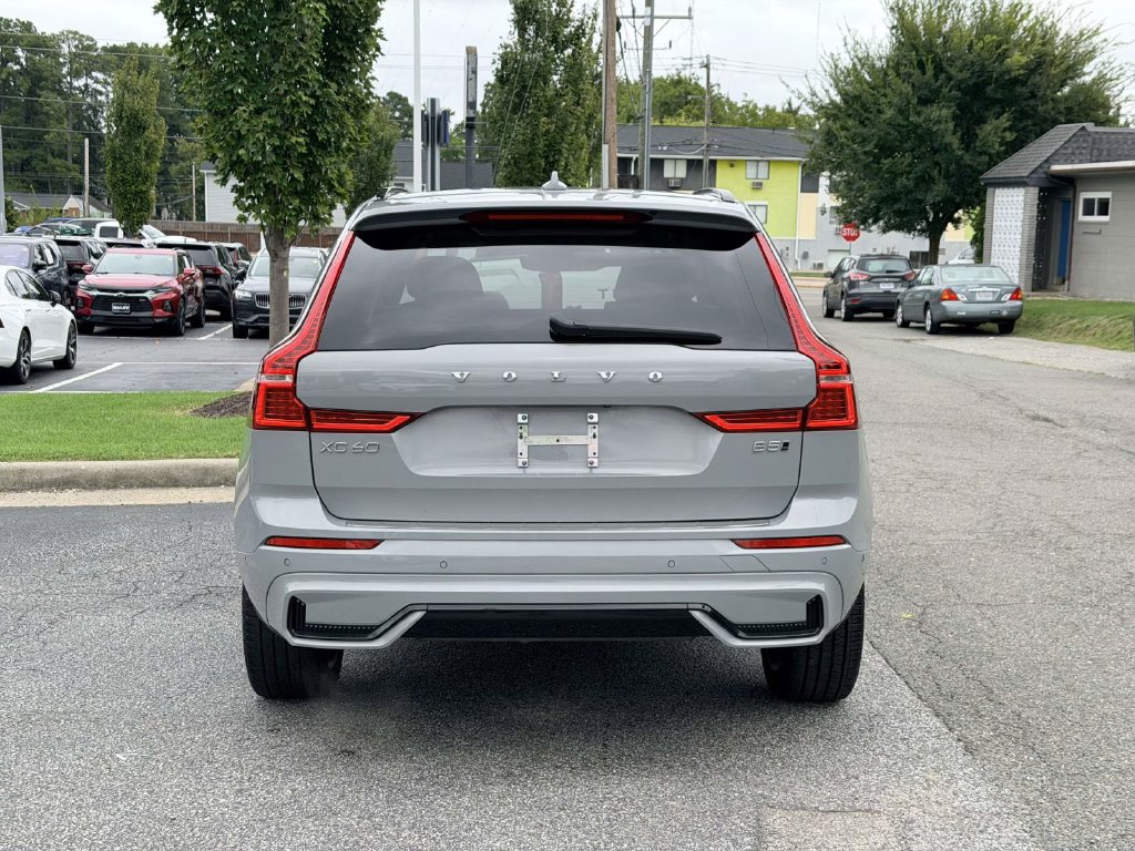 Used 2024 Volvo XC60 B5 Plus w/ Protection Package Premier AWD/4WD image 22